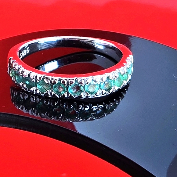 Natural Emerald 925 Sterling Silver Band - Picture 13 of 13